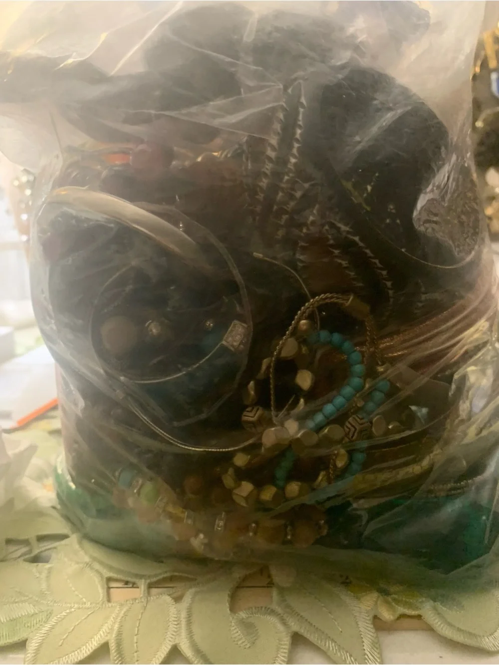 100 Assorted New and Preloved Woman’s Bracelets ,Multi-Color Sizes and Brands